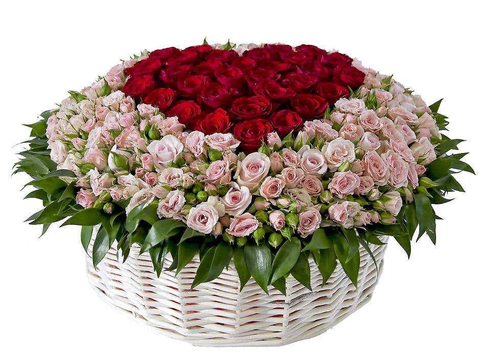 Корзина с розами «Сердечный сбор»